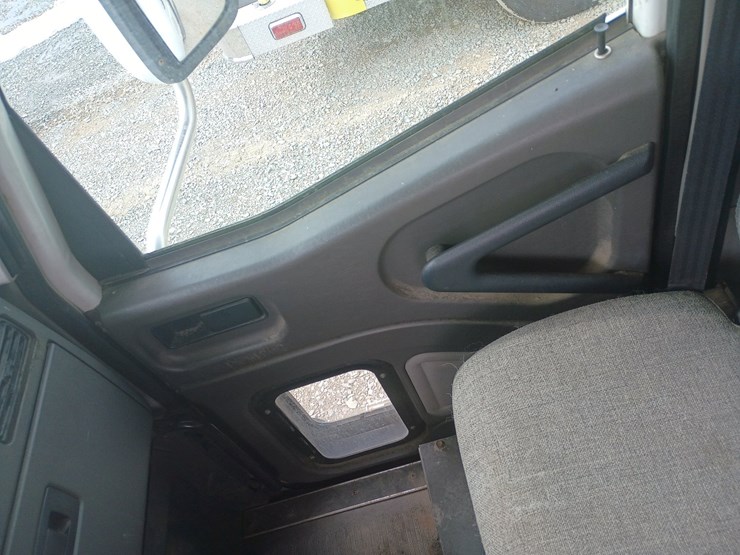 2000-international-9200i-image-36