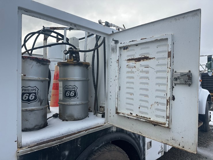 1995-international-8100-image-30