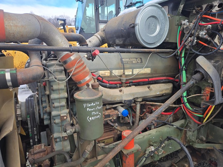 1992-massey-ferguson-8-image-49