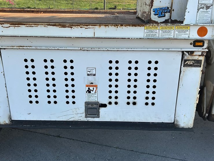 peterbilt-365-image-21