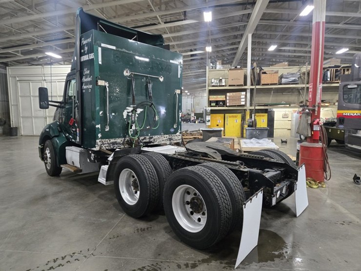 2017-kenworth-t680-image-3