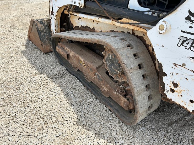 2017-bobcat-t450-image-17