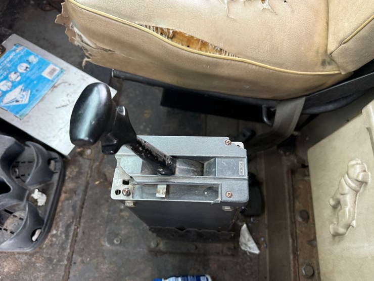 1984-mack-dm492s-image-53