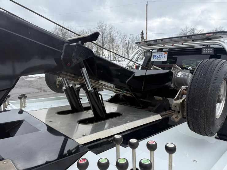 2018-ford-f550-image-35