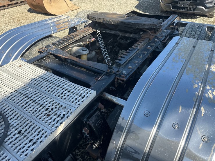 2013-peterbilt-365-image-20