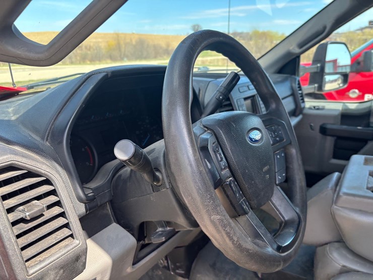 2017-ford-f350-image-34