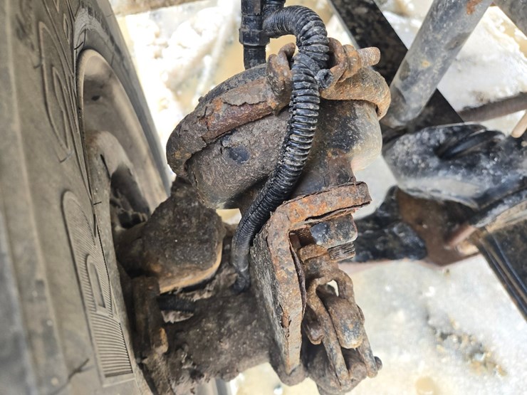 2001-massey-ferguson-8-image-43