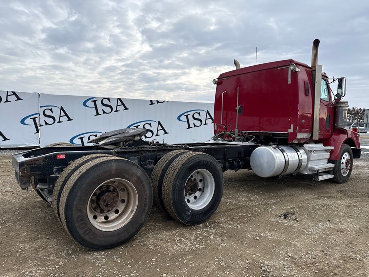 2012-massey-ferguson-8-image-5