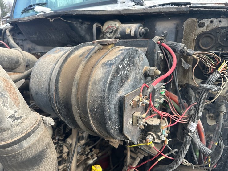 1995-international-8100-image-61