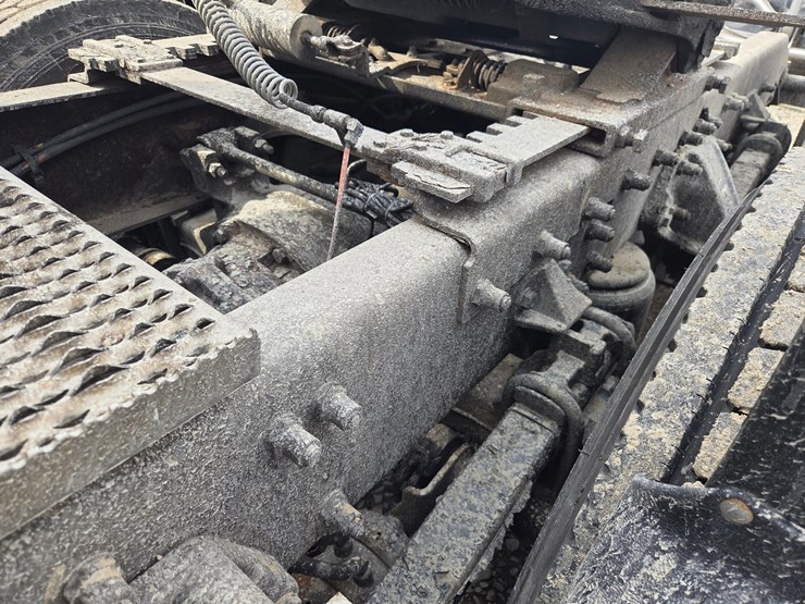 2007-peterbilt-579-image-21