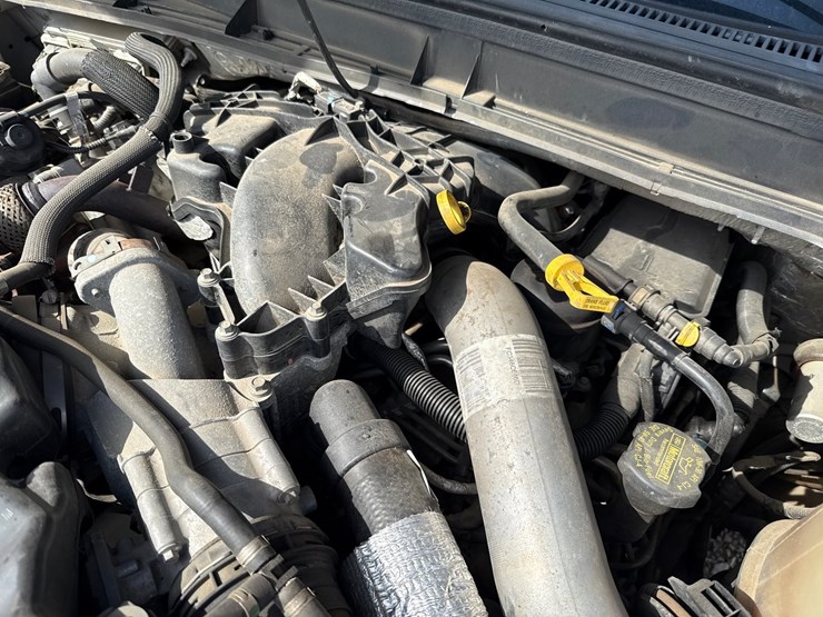 2015-ford-f550-image-15