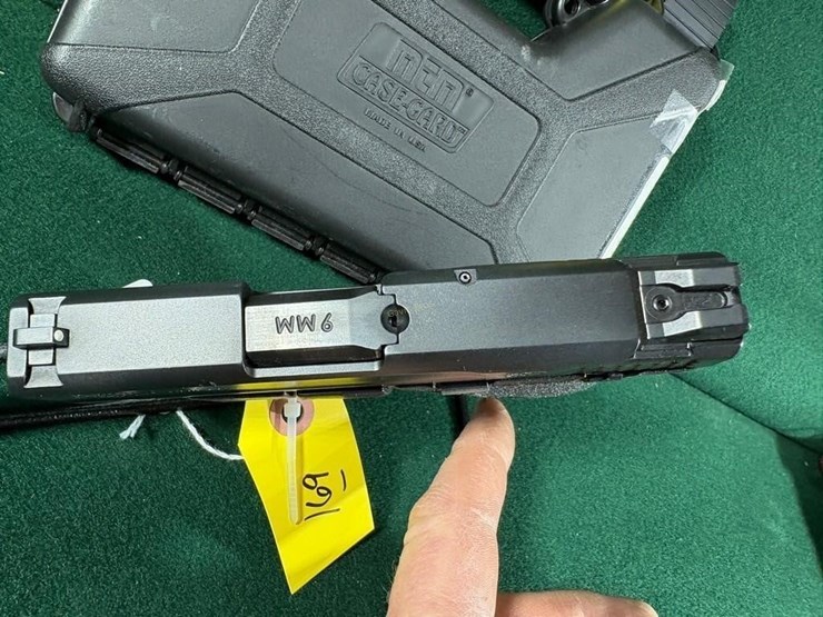 smith-&-wesson-9-shield-9mm-pistol-image-9