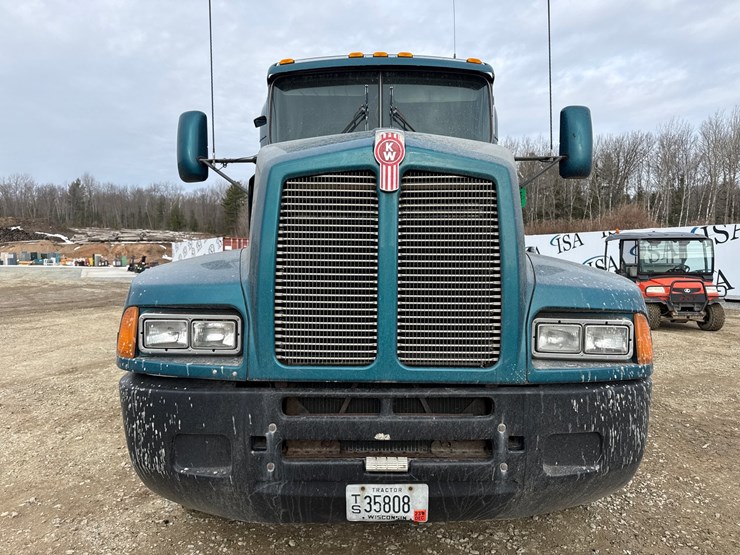 2002-kenworth-t600-image-8