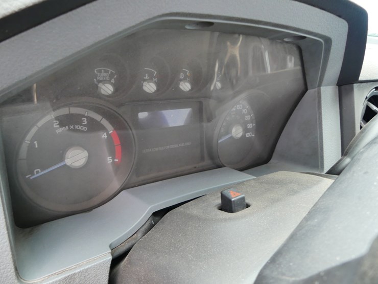 2016-ford-f350-xl-image-12