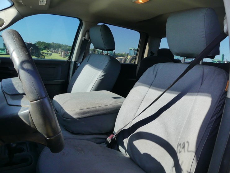 2010-dodge-ram-3500-image-11