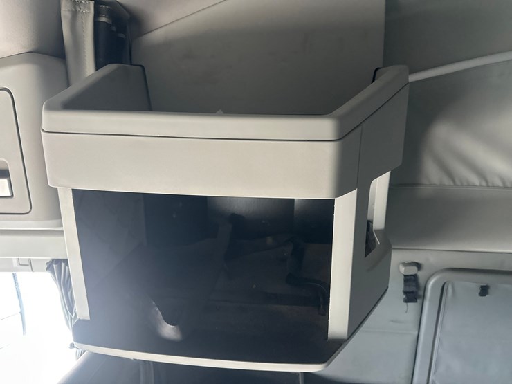 2020-kenworth-t680-image-57