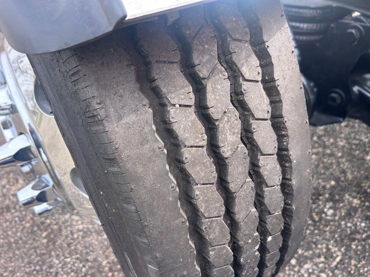 #1009-•-2012-western-star-conventional-4-sleeper-cab-truck-tractor-image-95