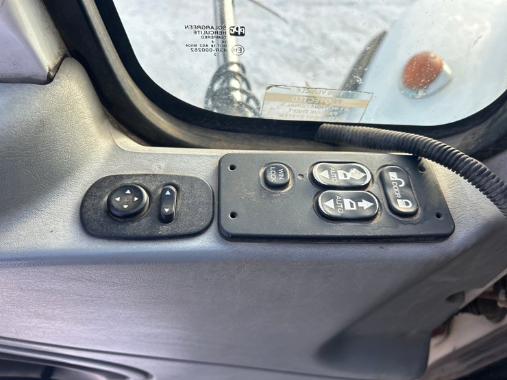 2005-international-7600-image-70