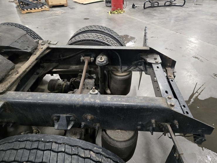 2015-kenworth-t680-image-24