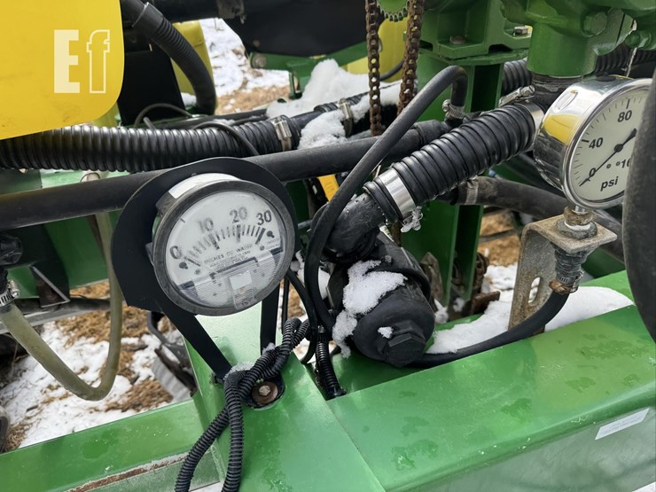 john-deere-1750-image-26