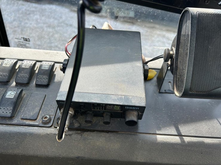 caterpillar-d5k-xl-image-27