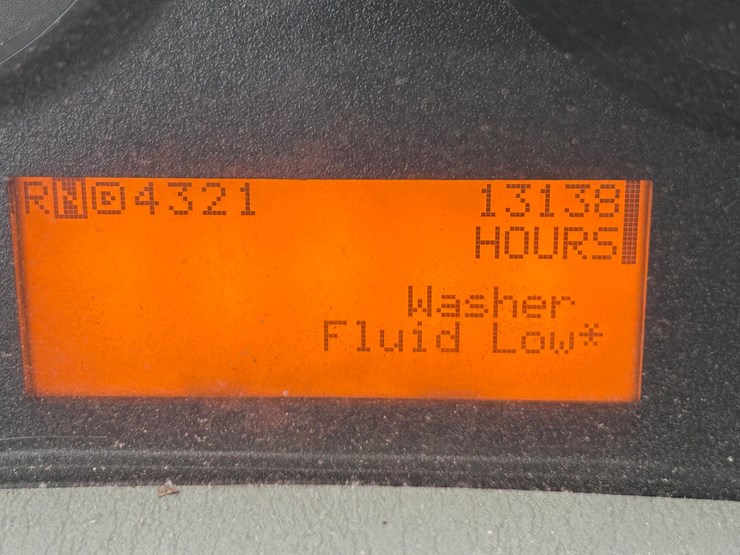 #1690-•-2013-international-7500-6x4-hydro-excavation-truck-image-60