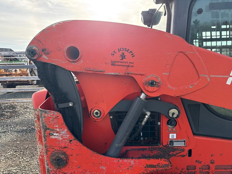 kubota-ssv65-image-21