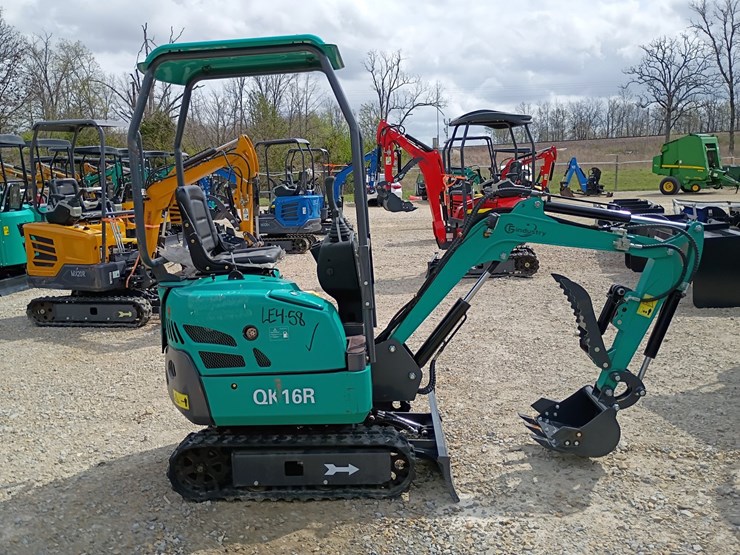 #24173-•-2025-agt-qk16r-mini-excavator-image-5