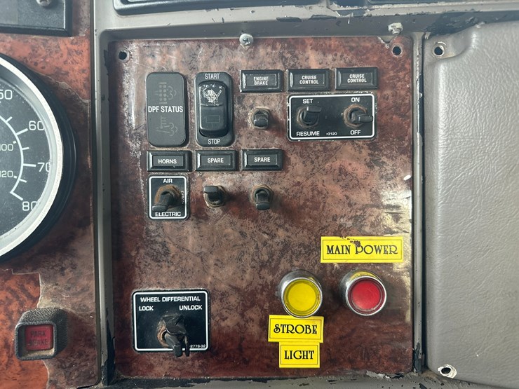 2008-kenworth-t370-image-36