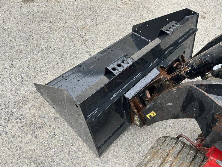 44"-gp-bucket-for-toro-dingo-image-5