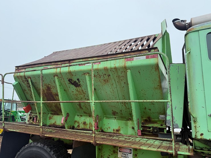 1986-oshkosh-wt2206-image-23