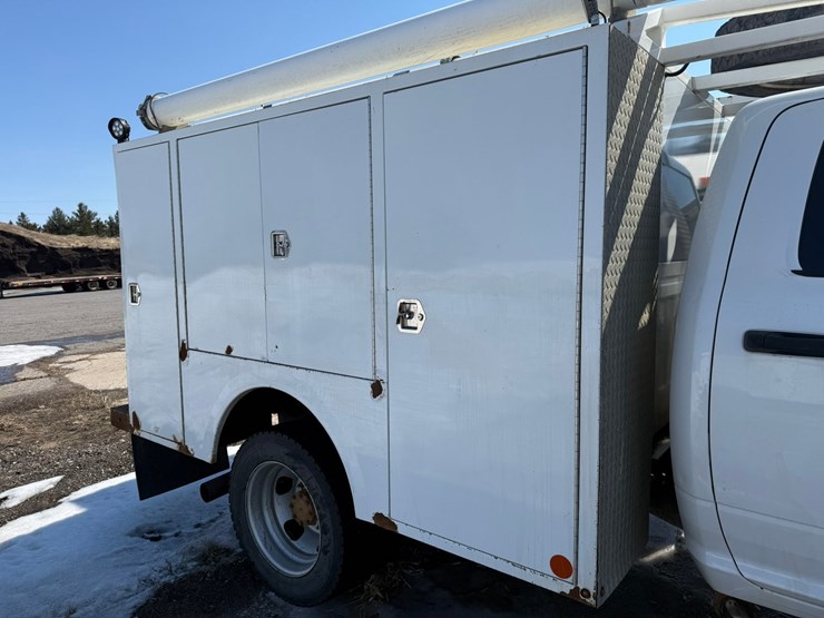 #1063-•-2014-ram-5500-heavy-duty-service-truck-image-15