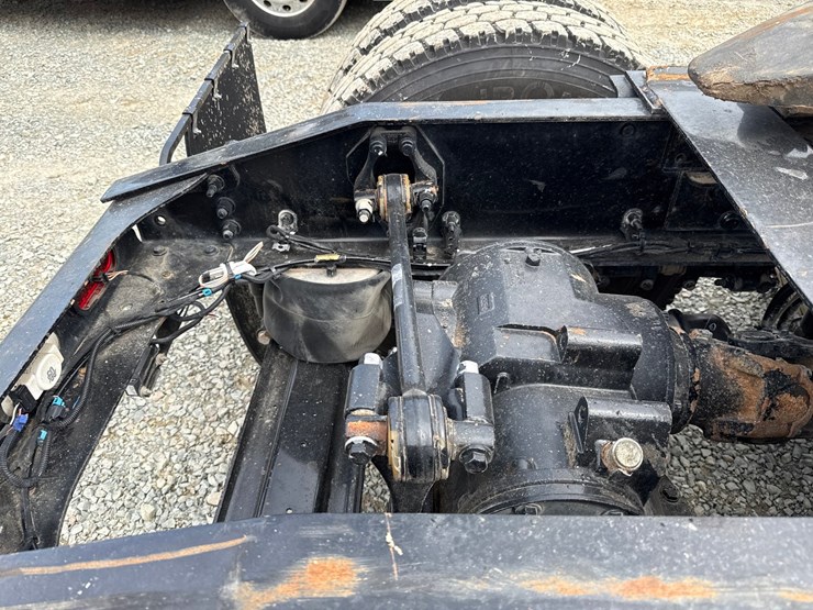 2019-massey-ferguson-8-image-33