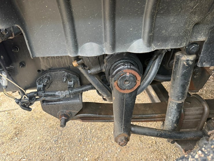 2012-international-7400-image-12