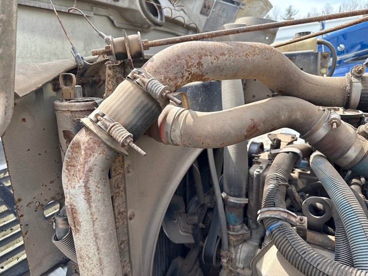 2000-international-4700-image-14