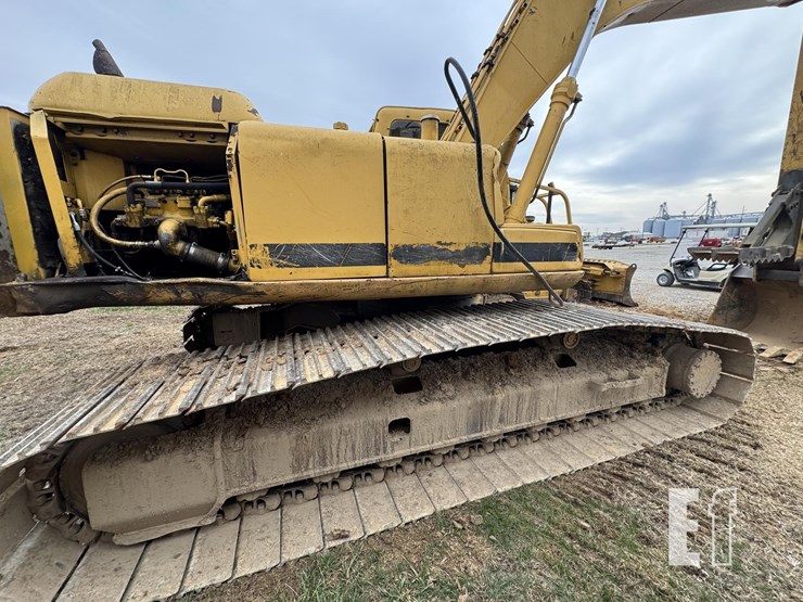 deere-230-lc-image-17