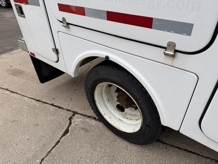 #1048-•-2009-gmc-c5500-specialty-service-truck-image-27