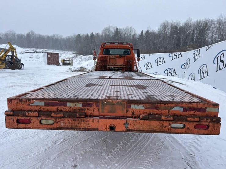 2016-massey-ferguson-8-image-4