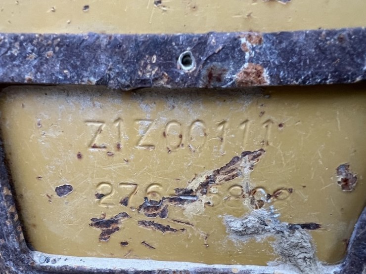 cat-72"-muck-bucket-image-8