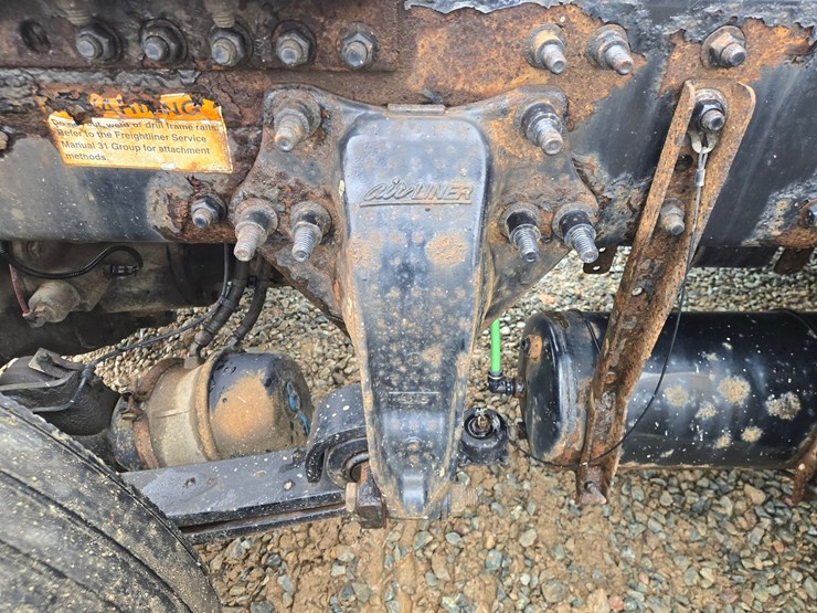 2016-freightliner-cascadia-125-image-33