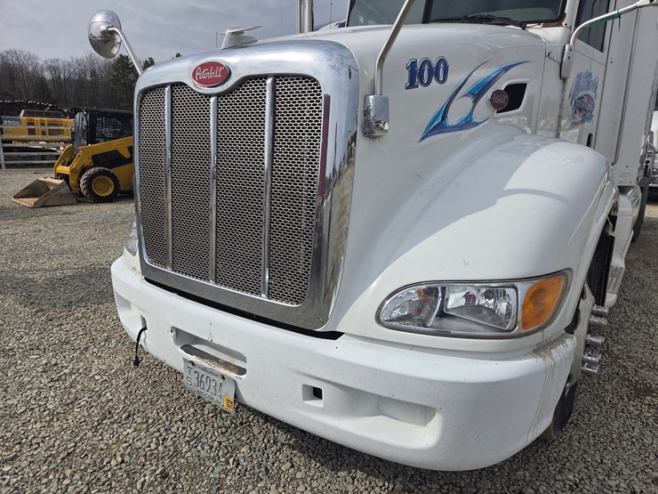 2007-peterbilt-579-image-10