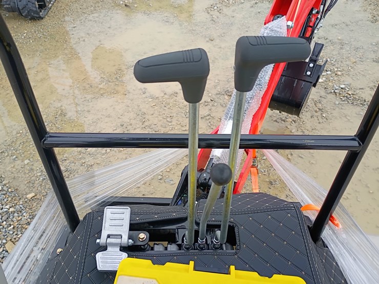 #l19-009-•-2026-tpm-18bs-mini-excavator-image-13