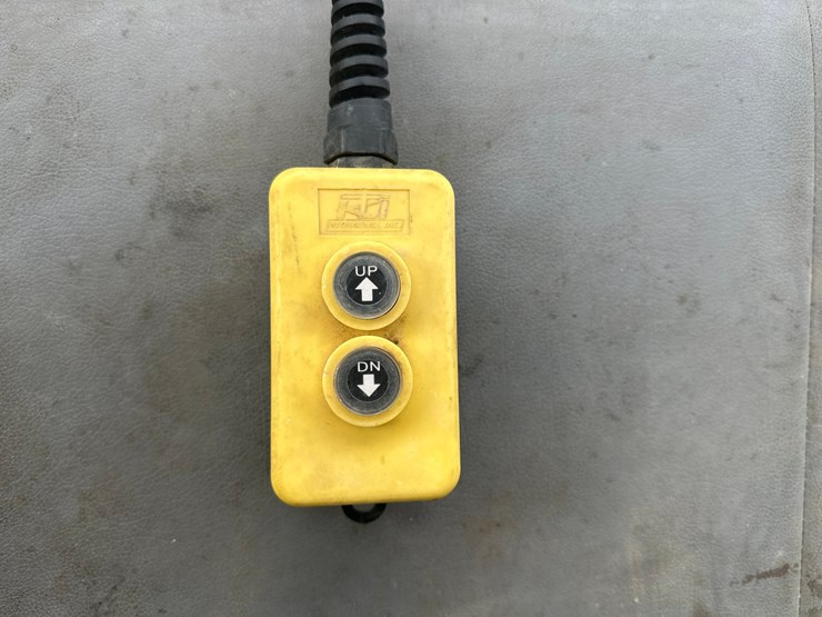 2006-ford-f550-image-32