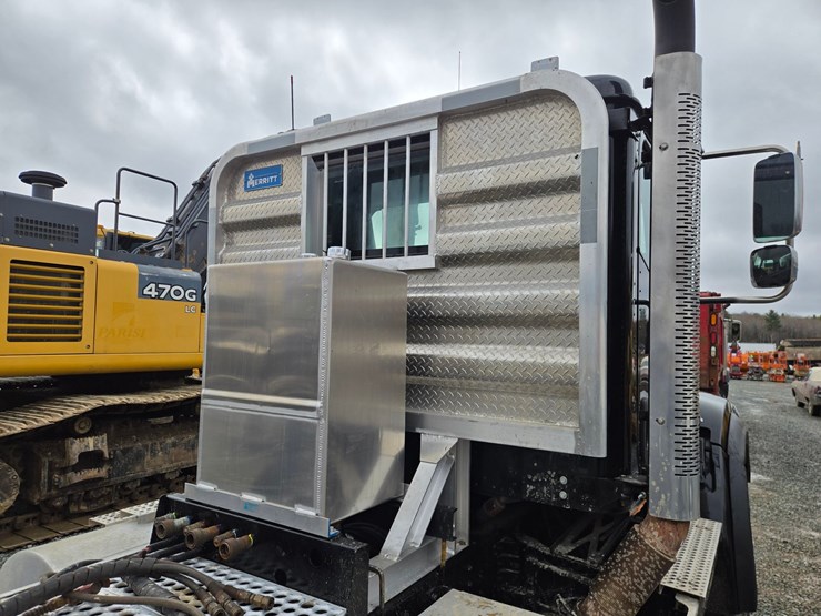 2019-international-hx620-image-18