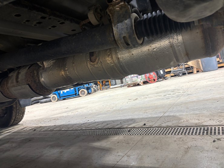 2022-ford-f550-sd-image-83