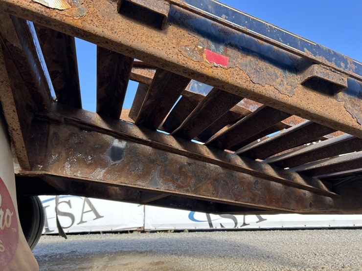 2016-massey-ferguson-8-image-18