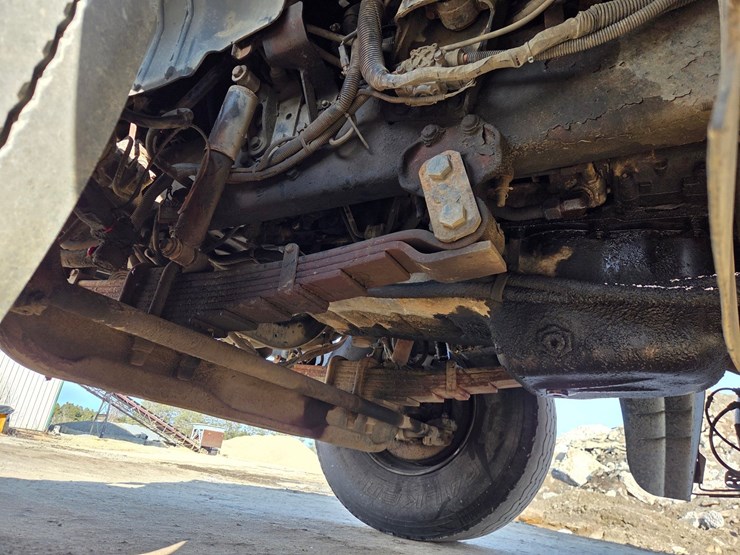 2012-international-7600-image-38