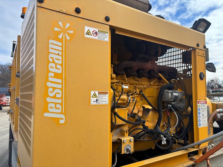 2005-gmc-t7500-image-43