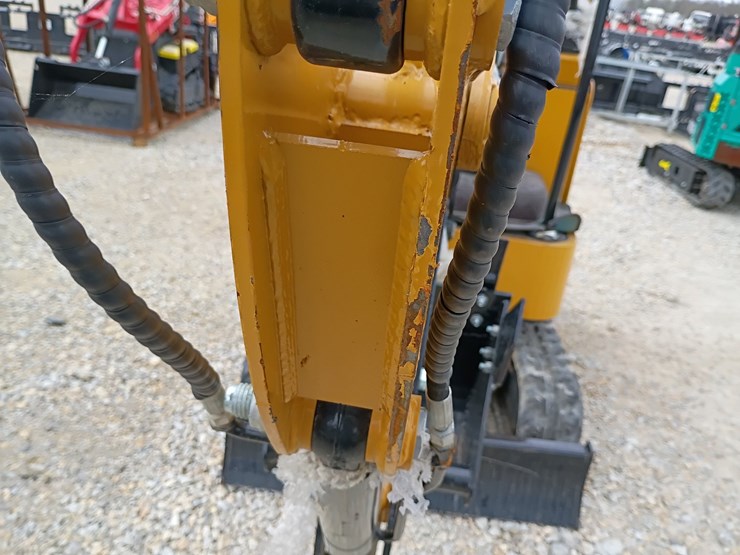 #23947-•-2025-agt-h15r-mini-excavator-image-33