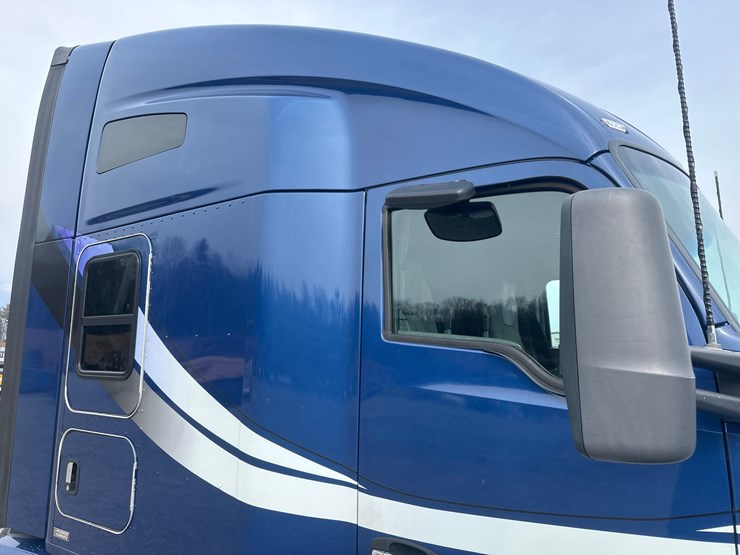 2020-kenworth-t680-image-17